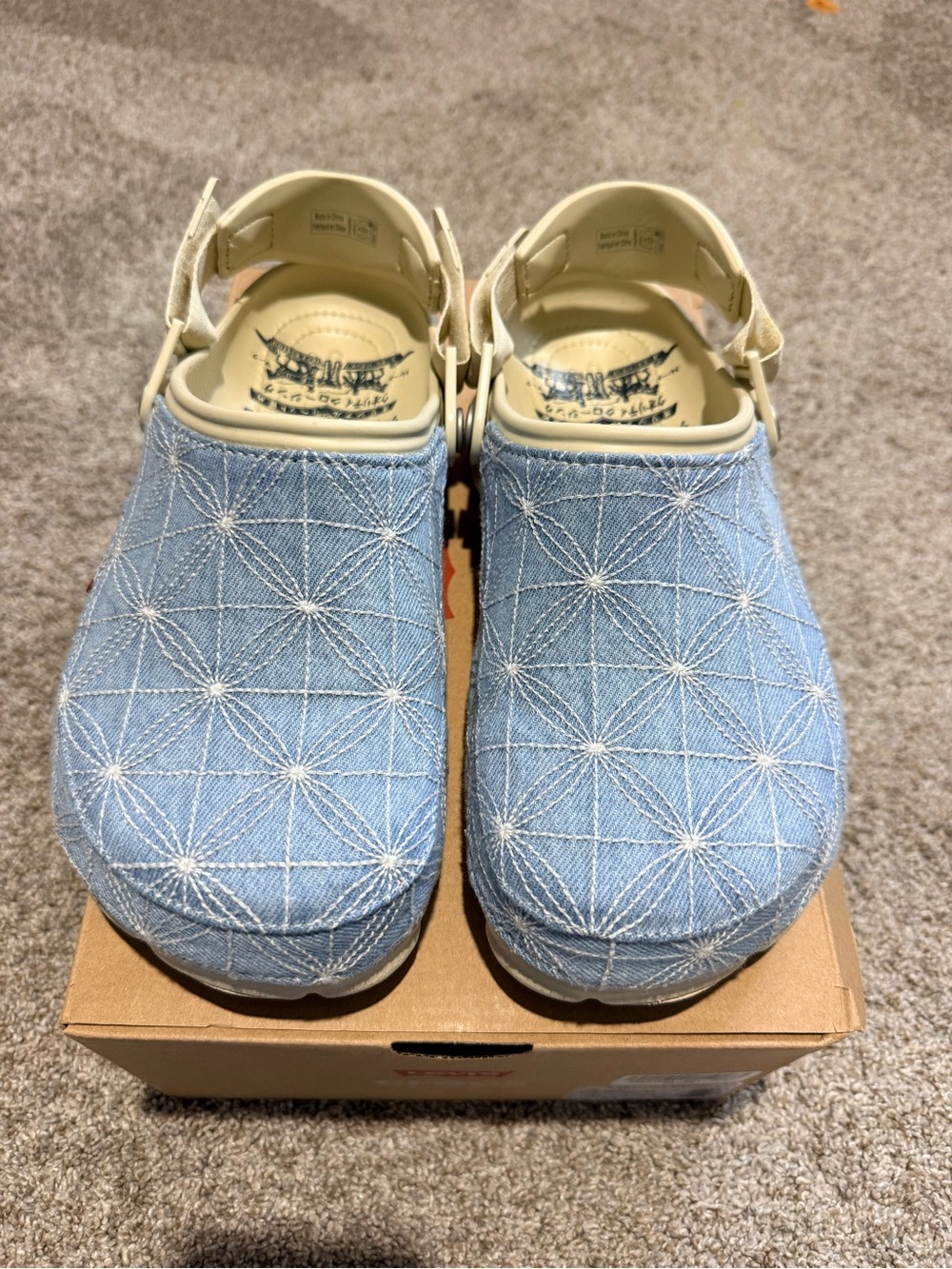 Crocs Levis All-Terrain Clog Light Wash Denim (Men 9) (women 11)